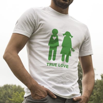 Egyedi nyomtatott póló Legény- és leánybúcsú témában, True Love képpel/szöveggel.